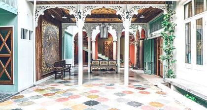 2 Pax. Self-Serviced By Art & Tile Gallery