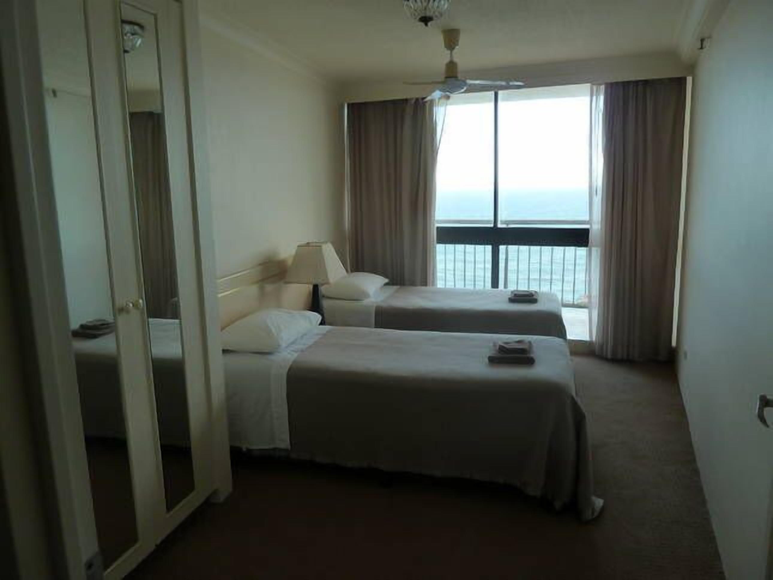 Imperial Surf - 27th floor — image 4