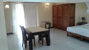 1 habitación y caja de seguridad en la habitación 