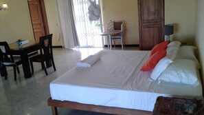 1 bedroom, in-room safe, iron/ironing board, free WiFi