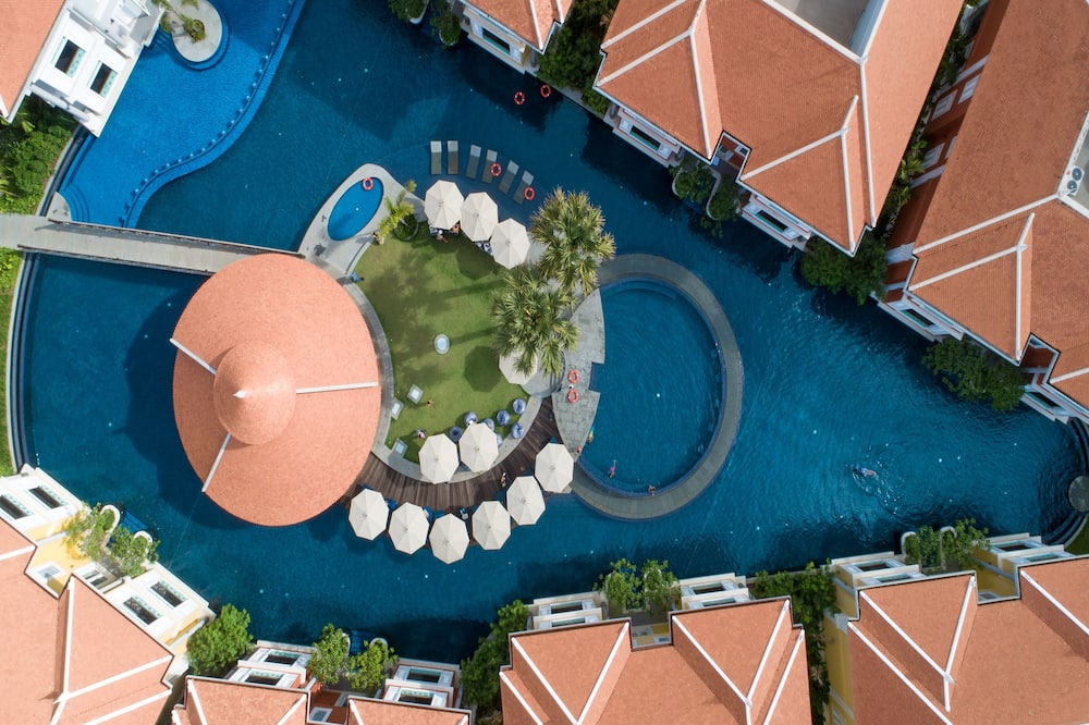 The Royal Family Suites by Memoire Palace Resort & Spa