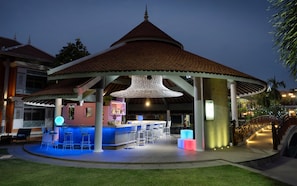 Poolbar