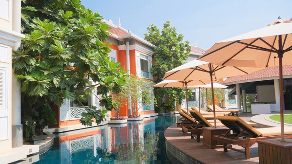 Luxury Romantic Escape - The Royal Family Suites by Memoire Palace Resort & Spa (Siem Reap)