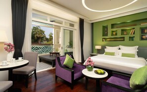 2 bedrooms, Egyptian cotton sheets, premium bedding, down duvets - The Royal Family Suites by Memoire Palace Resort & Spa (Siem Reap)