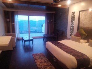 Deluxe Room, 1 Double Bed, Non Smoking | Desk, free WiFi - Jungle Livinn (Shimla)