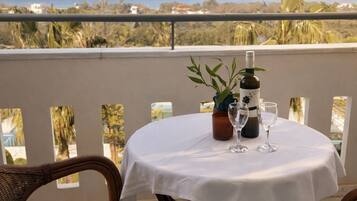 Deluxe Double Room | Terrace/patio