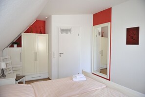 3 chambres, fer et planche à repasser, lit parapluie, Wi-Fi