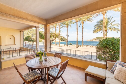 Lovely Apartment On the Beach with Beautiful Terraces, A/C & Wi-Fi