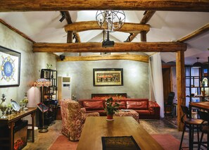 Tavanomainen talo | Oleskelualue | Taulutelevisio