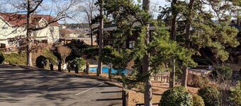 Charming, Conveniently Located Hot Springs Condo