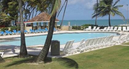 Schöne Villa in der Wyndham Rio Mar Resort