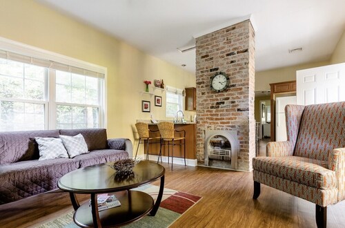 Historic St. Elmo Home - Near Hiking & Downtown!