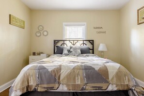 2 Schlafzimmer, Bügeleisen/Bügelbrett, kostenloses WLAN, Bettwäsche