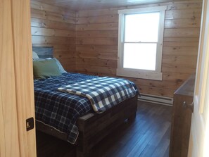 3 bedrooms, free WiFi, bed sheets - Lake Superior Views Log Home (Knife River)