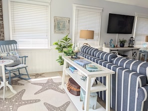 Smart TV, DVD player, books, stereo