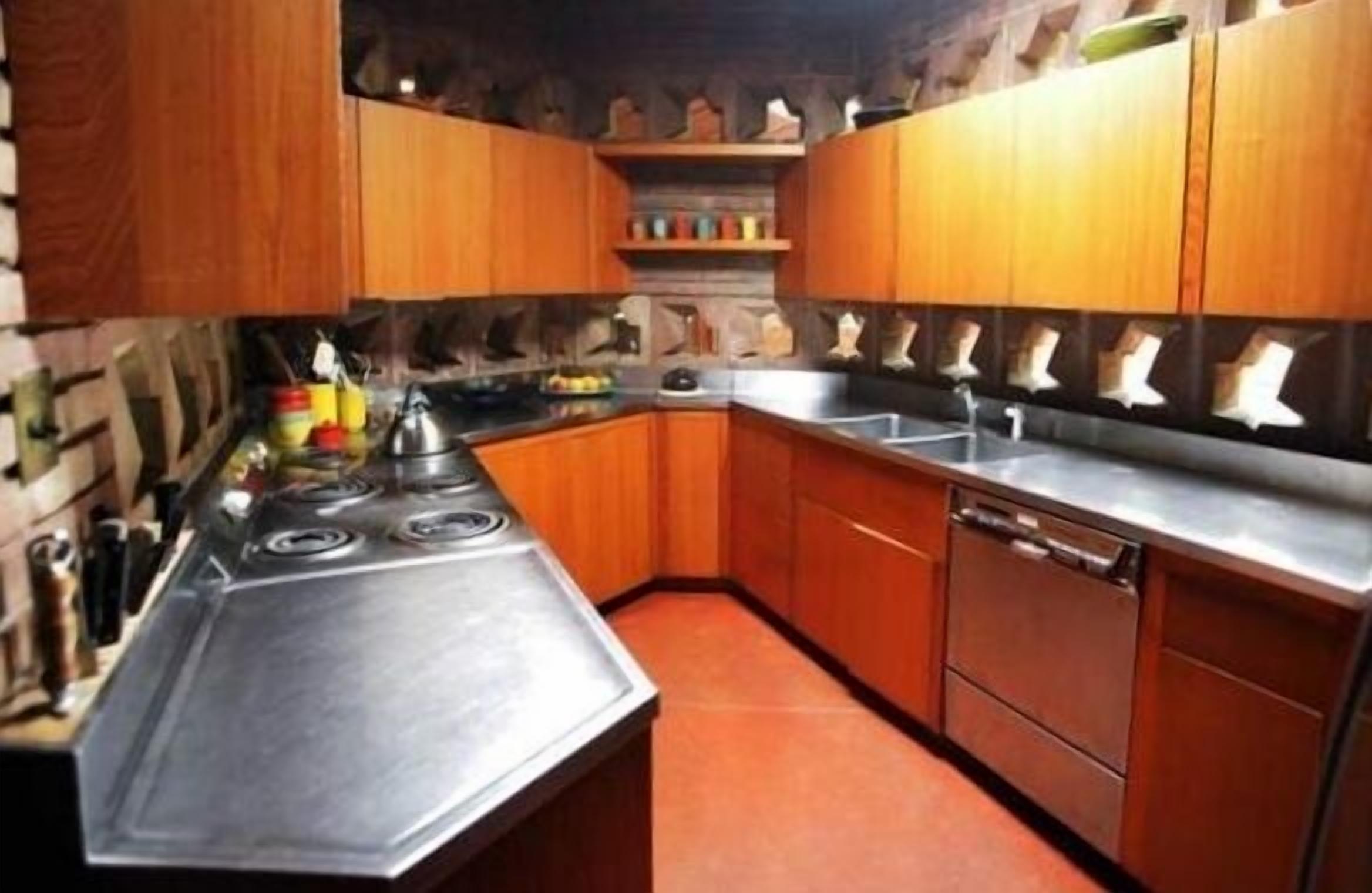 Original Frank Lloyd Wright Secluded Home With Tea House