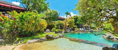 Outdoor pool, a heated pool