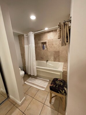 Shower, jetted bath, hair dryer, towels