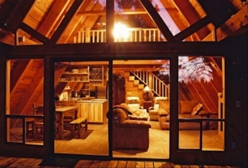 Riviera Des Chutes (River of the Falls) Cabin in the Woods