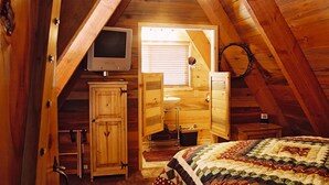 2 bedrooms, iron/ironing board, WiFi (free), bed sheets