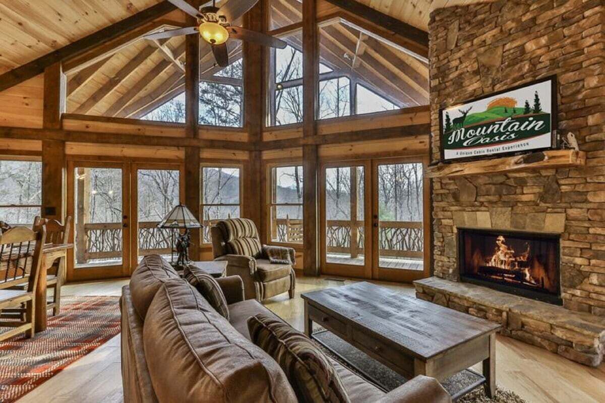 Smart TV, lareira, DVD player