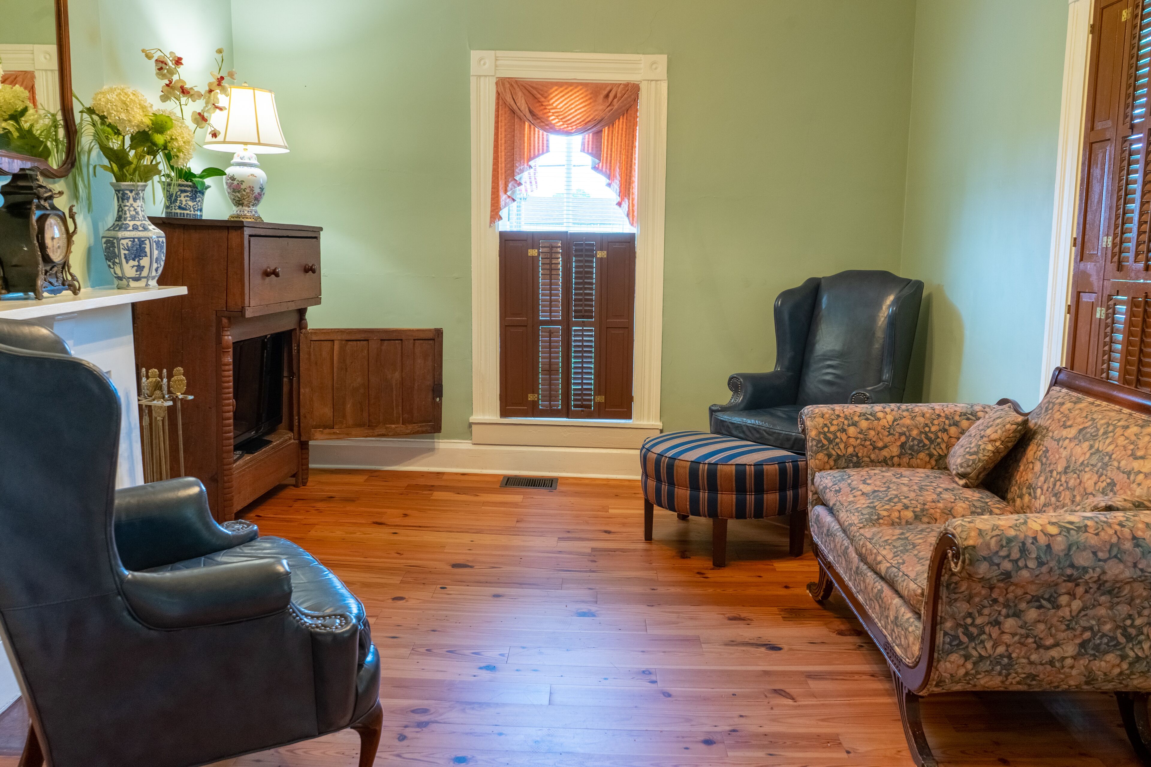 Pioneer Park Cottage, 2 BR/2 BA Downtown Historic Bardstown