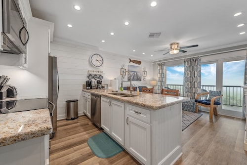 Ocean Sunrise Pet friendly, In-house laundry Pools