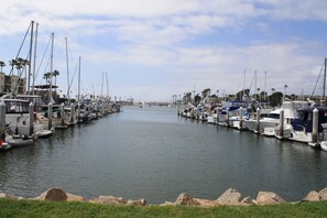 Marina - NCV D306 2BR 2BA 2-story Penthouse with breathtaking ocean, sand, & pier views. (Oceanside)