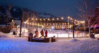 20-40% pois useimmista viikoista (Teton Club) Ski-in / Out to Tram, Gondola- 4 Hot Tubs & Spa!