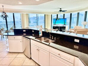 Interior - Penthouse W/ Large Balcony & Water View. Lazy River | Heated Pools | Two Kings (Orange Beach)