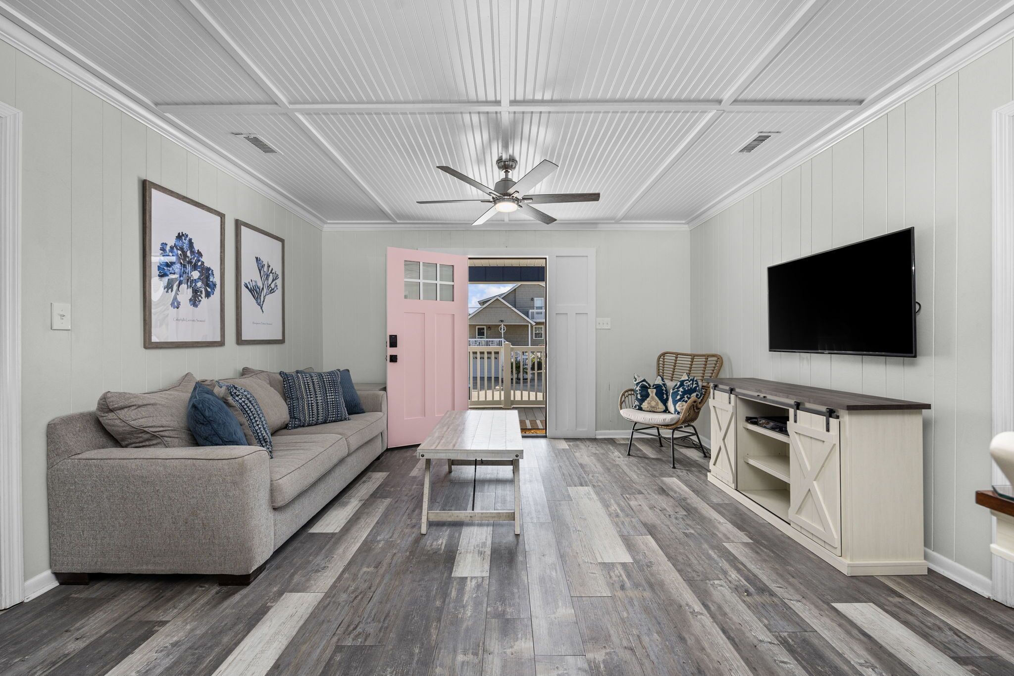 LUX CHANNEL HOME, THE OASIS, PRIVATE POOL, WATER FRONT, PET FRIENDLY