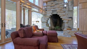 Interior - Beautiful waterfall views & Highlands Architect.  Like nothing you've ever seen! (Westminster)