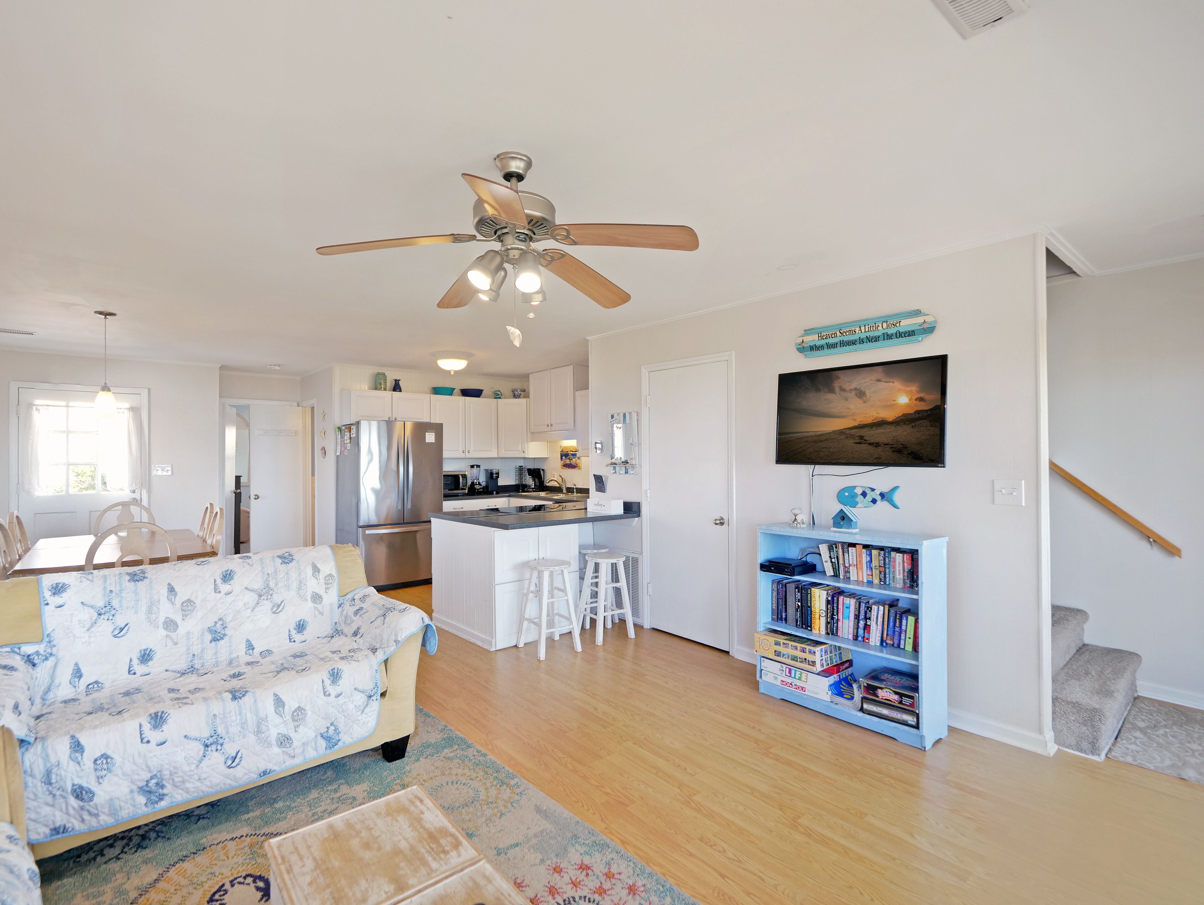 "Big AL's Dawg House" Ocean Front - PET FRIENDLY duplex