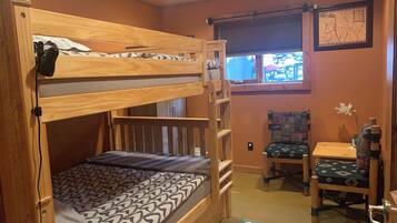 2 chambres, bureau, fer et planche à repasser, Wi-Fi gratuit