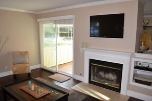 Smart TV, DVD player