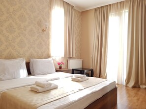 Deluxe Double Room, Balcony | Minibar, blackout drapes, cribs/infant beds, rollaway beds - Gold Line Hotel (Tbilisi)