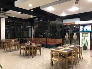 Breakfast area - Burza Hotel (Lubuklinggau)