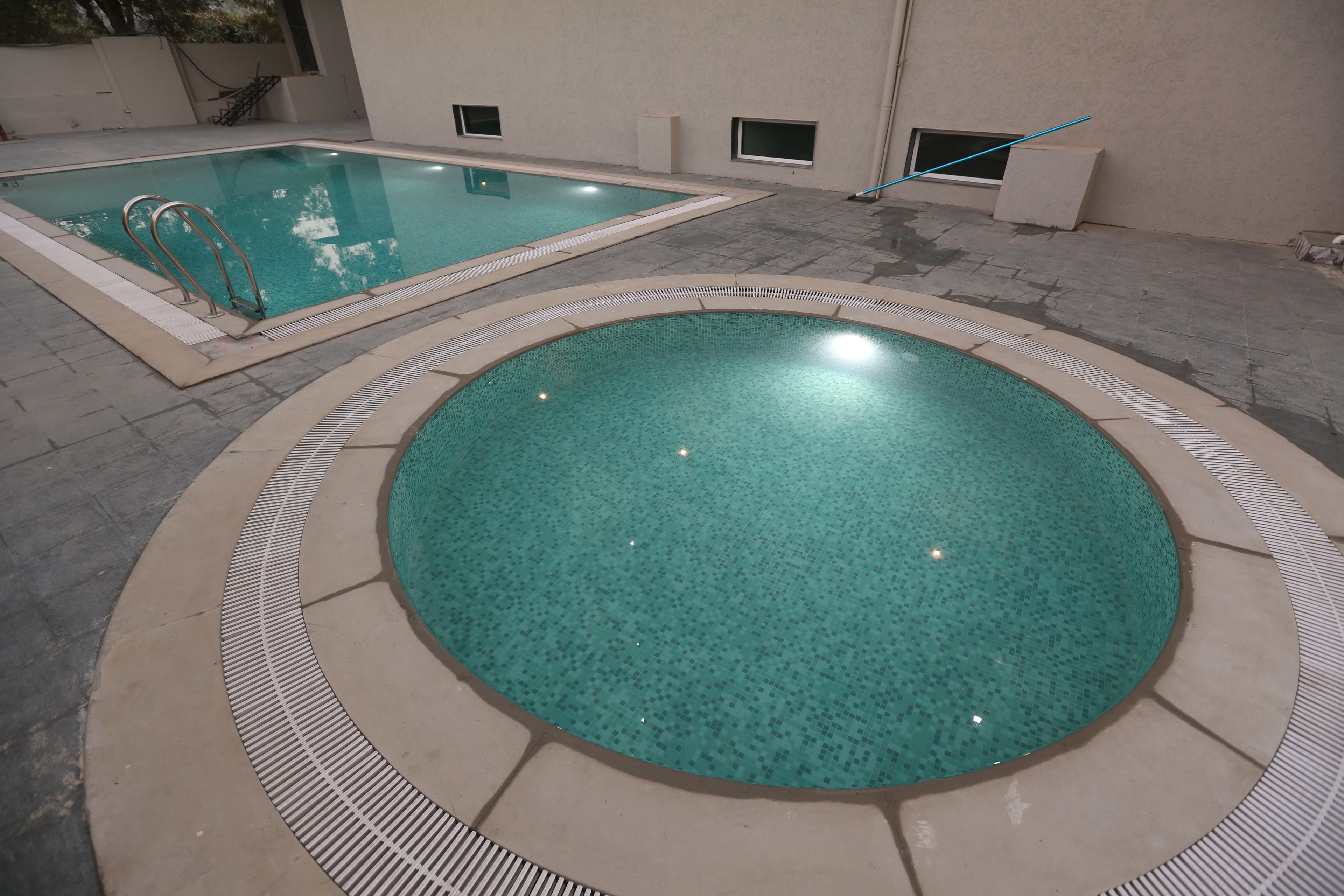 Seasonal outdoor pool