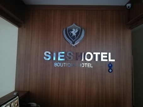 Reception. Sies Hotel