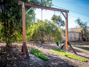 Children’s activities - Pearce Family Friendly Home w Playground (Pearce)