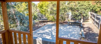 Pearce Family Friendly Home w Playground