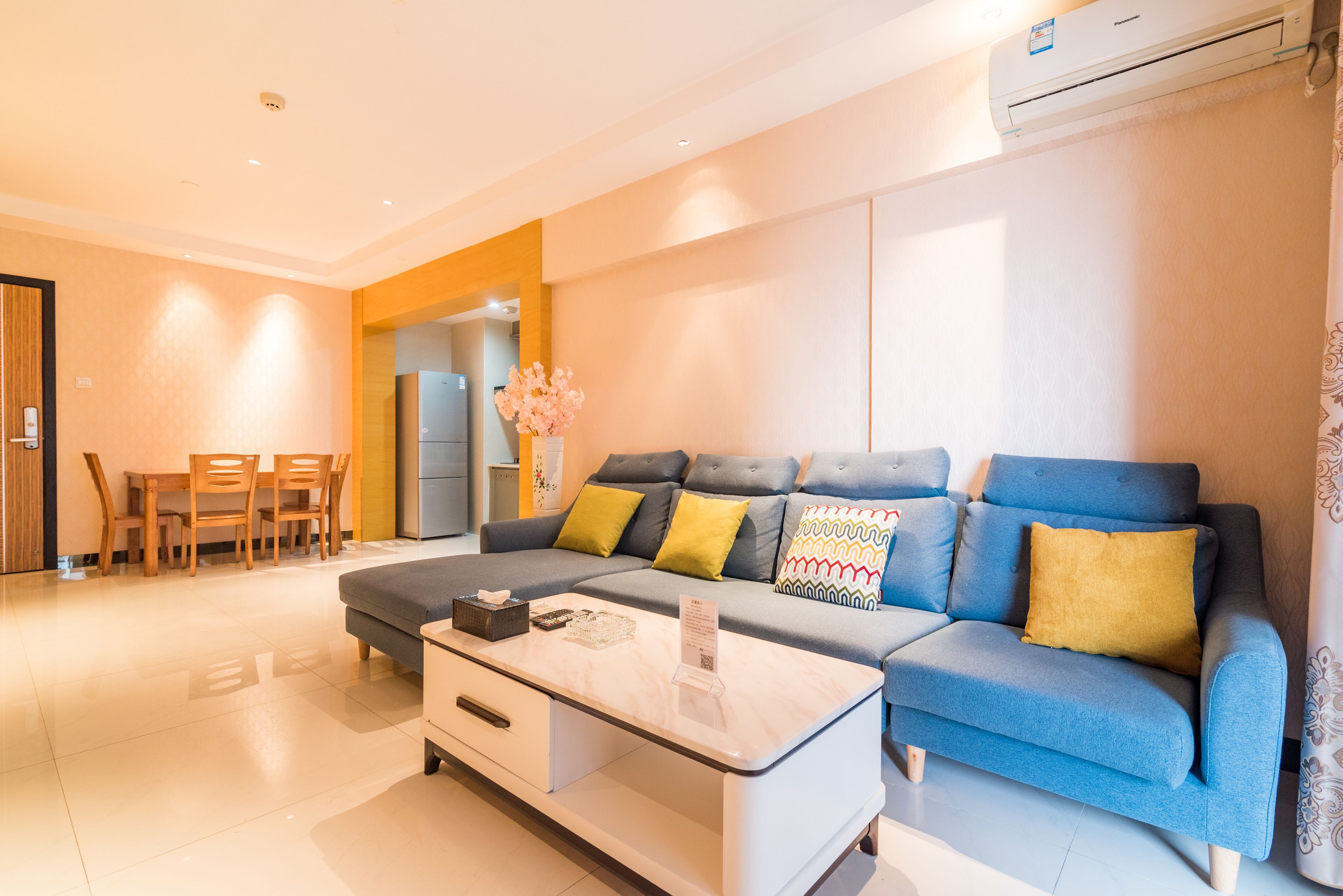 Ropa de cama de alta calidad y cortinas blackout 