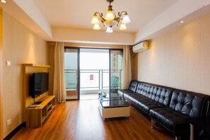 Quadruple Room | Peralatan tempat tidur premium, langsir/tirai gelap terus, kalis bunyi