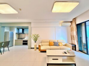 Boutique Apartment, 2 Bedrooms | Premium bedding, blackout drapes, soundproofing, iron/ironing board - Yujia Aparthotel - Zhongshan Lihe Square Branch (Zhongshan)