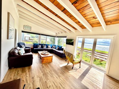 Crayfish Cove - Unsurpassed Water front location!