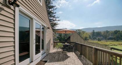 Charming Cottage in the Village of Warm Springs with Warm Thermal Spring