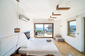 5 bedrooms, in-room safe, iron/ironing board, travel cot