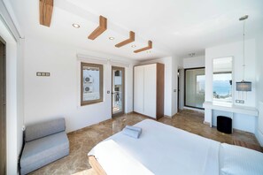 5 bedrooms, in-room safe, iron/ironing board, travel crib