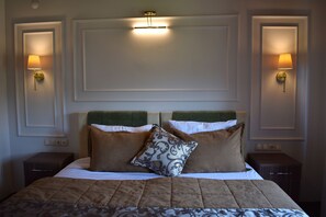 Standard-Doppel- oder -Zweibettzimmer | Minibar, Schreibtisch, schallisolierte Zimmer, kostenlose Babybetten