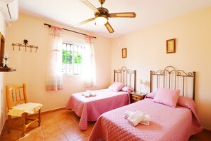 3 bedrooms, iron/ironing board, free WiFi, bed sheets